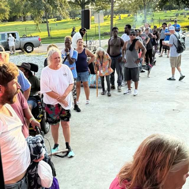 A long line of customers waiting at the Chi Spot food truck